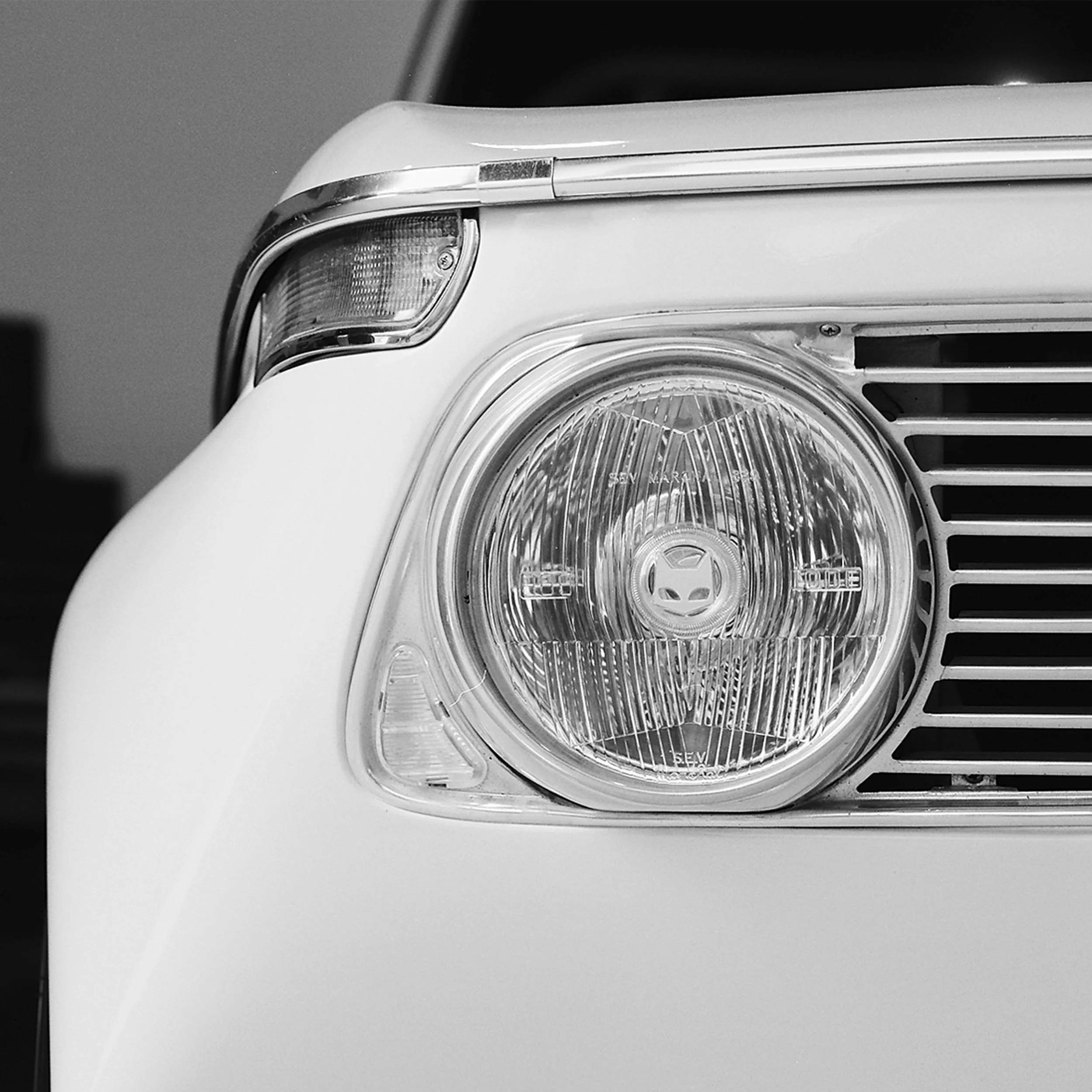 S.E.V. MARCHAL ヘッドライト 889 SEV Marchal H4 headlight 889 — SON OF COBRA